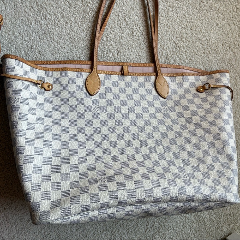 AUTHENTIC Louis Vuitton Neverfull GM gray and beige